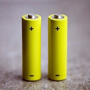 The perfect combination of solid electrolyte and liquid lithium metal anode